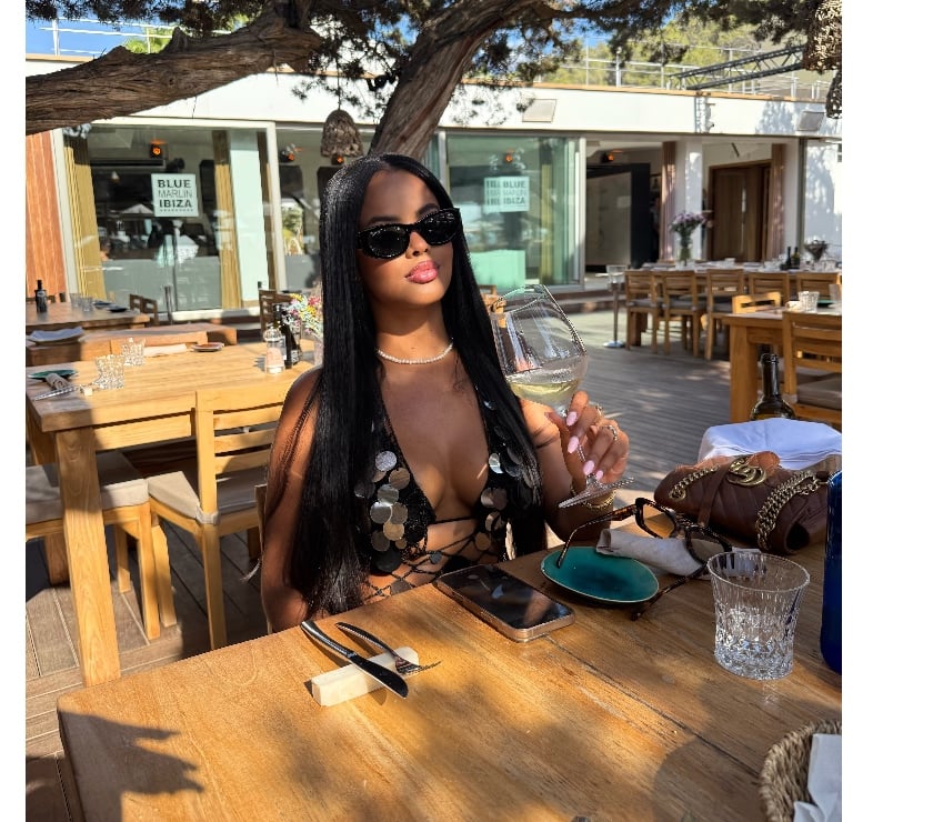 Escorts Belfast Belfast City Centre (South) - Belfast - Photos for ♥️ MIA HIGH CLASS BACK IN TOWN 🇧🇷✨