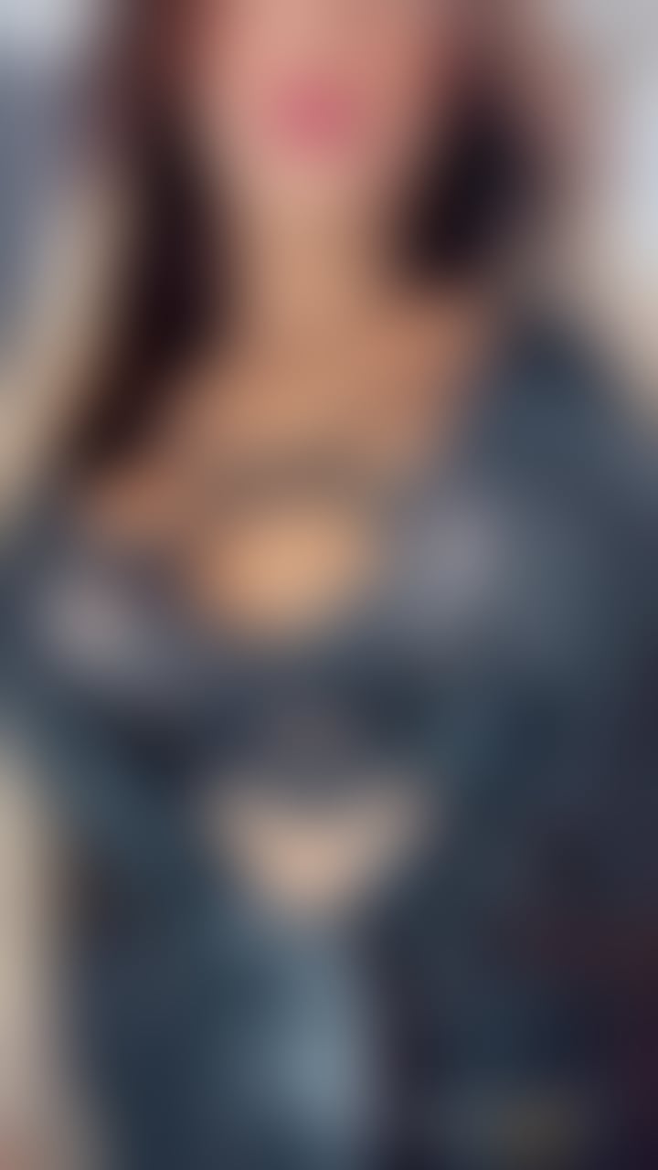 Escorts East London Canary Wharf - DLR Station - East London - 