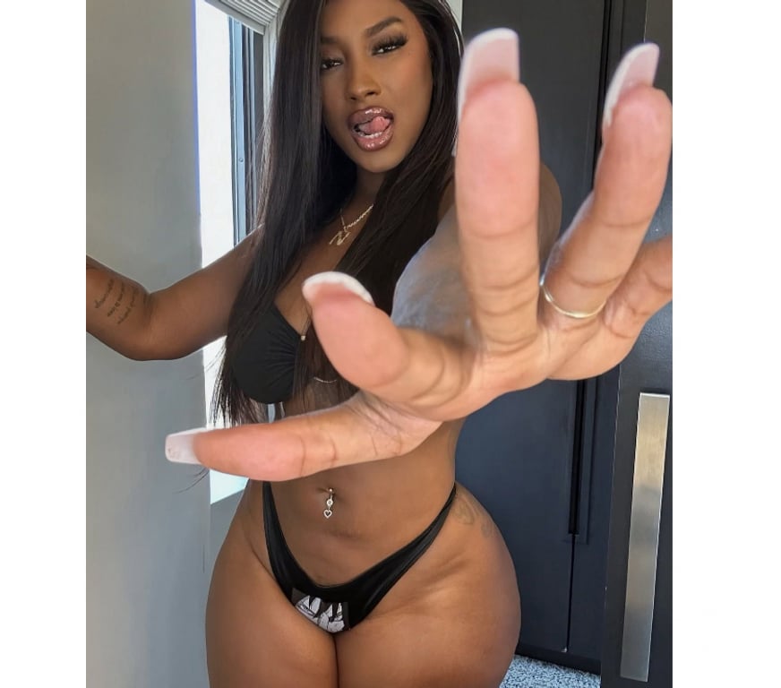 Escorts North West London Dollis Hill - North West London - Photos for 💦🍑🍑THE BIGGEST ASS IN TOWN🍑🍑💦