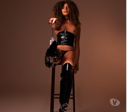 Transsexual Escorts Birmingham Birmingham - Photos for Pietra Domina, Sua Fantasia