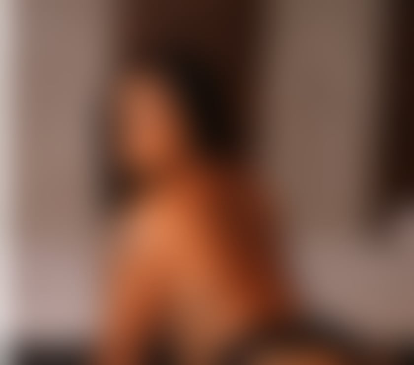 Escorts and Massages Balham South West London - Photos for Brazilian girl, girlfriend style.