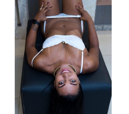 Escorts and Massages Balham South West London - Photos for Brazilian girl, girlfriend style.