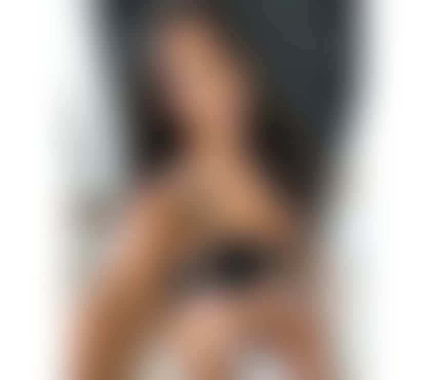 Sexy pretty Marina with her dark skin 🔝