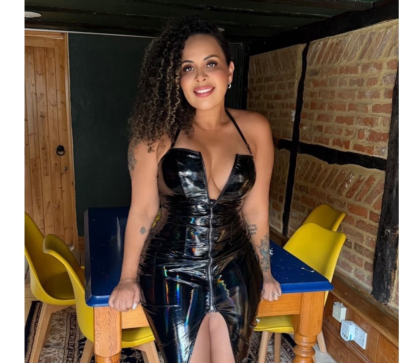 Escorts Stratford-Upon-Avon Stratford-on-Avon - Photos for BEAUTY JULIE✨ A PEPPER🌶️PARTY GIRL🥳