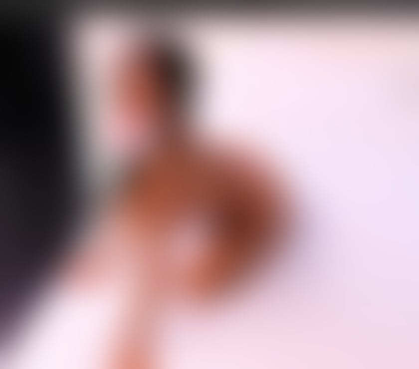  Escorts Elephant & Castle Station South East London - Photos for LAURA BIG ASS 🍑 I AM BACK