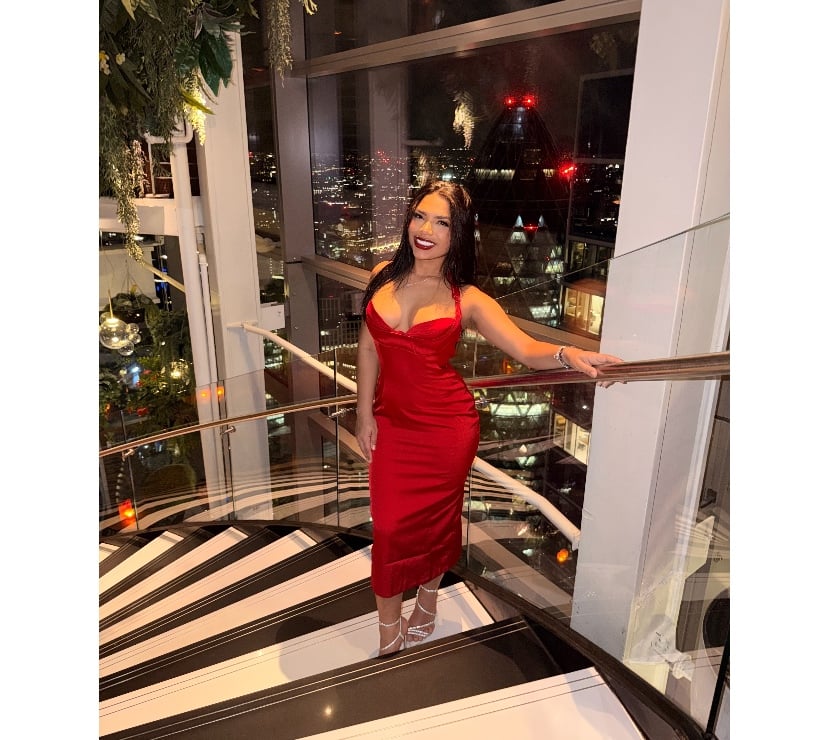 Escorts Greenwich South East London - Photos for A captivating brunette, the kind you dream about. 😈