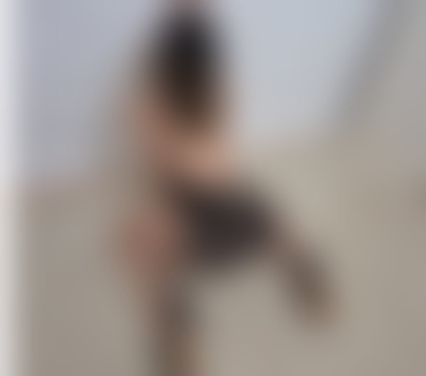 Escorts Swindon Town Centre Swindon - Photos for HI I AM MERLYN New girl party CALL ME ♥️