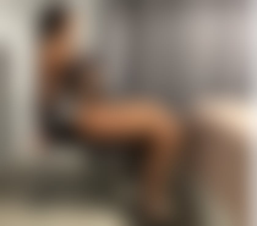 Escorts West Yorkshire Leeds - Photos for Julia Brazilian 🇧🇷 bestservice ✨ party girl 🥂