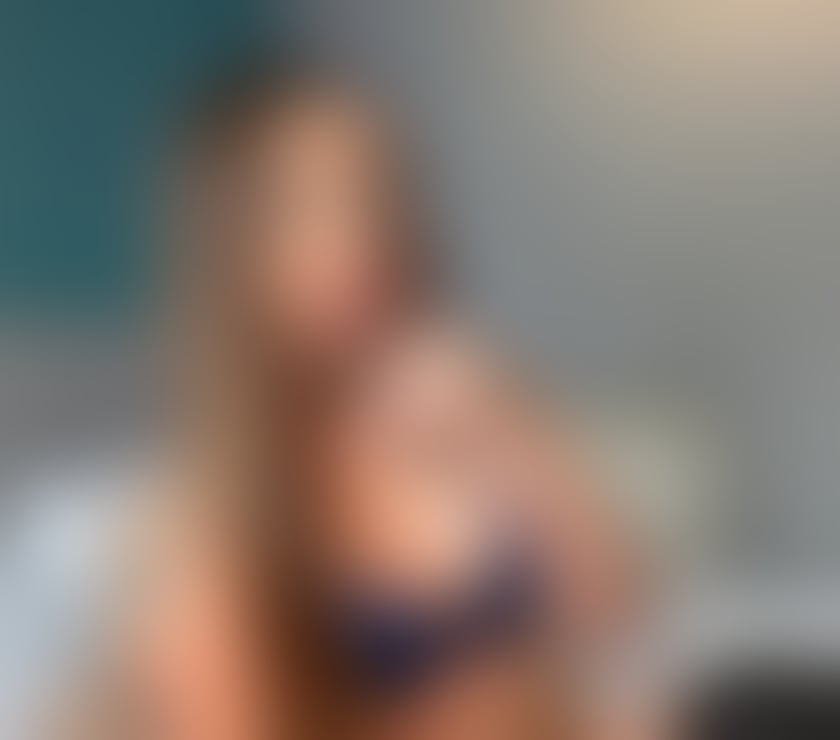 Escorts East London Canary Wharf - East London - Photos for Scarlet ❤️‍🔥 Incall £40