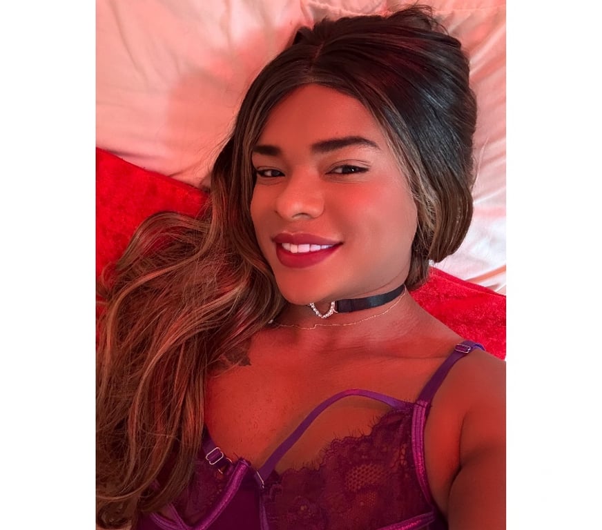 Trans Escorts East London Canary Wharf - DLR Station - East London - Photos for Sexy Curves From Brazil The Best OWO