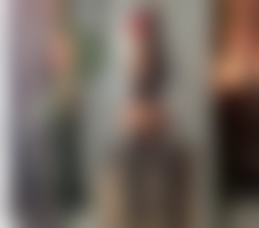 Escorts and Massages Victoria Central London - Photos for Julie. TANTRIC massage - mutual touching