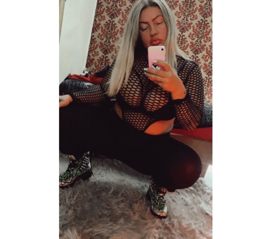 Escorts Kent Maidstone - Photos for Curvy Milf Maggi Maidston this week 😍