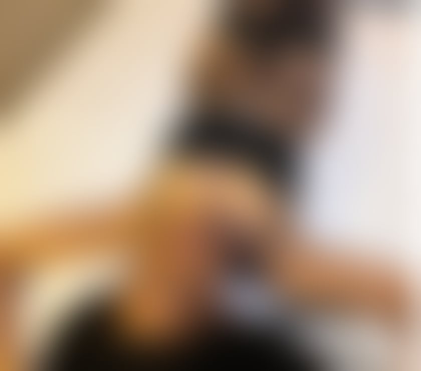 Escorts Acton West London - Photos for Sophisticated Curvy Companion. Exclusive Moments West London