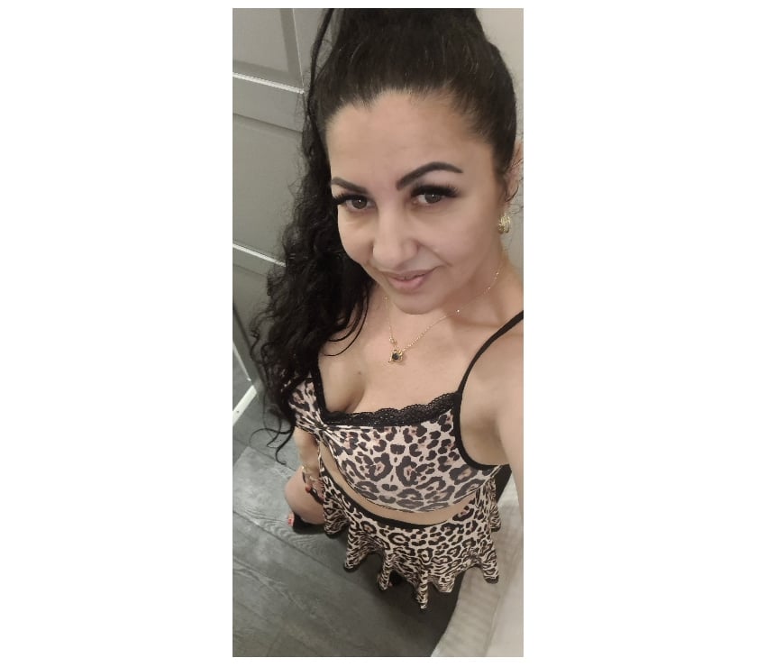 Escorts Finsbury Park North London - Photos for Milf Kelly sexy big natural breasts 💋💋💋