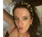 Frimley Green - Surrey Heath — Blue eyed brunette Busty Milf