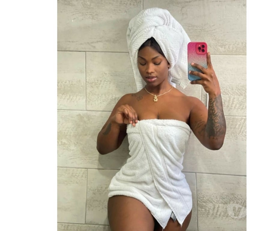 Escorts Windsor and Maidenhead Datchet - Sutton - Photos for LAYLA ON A SHORT TOUR OF THE CITY