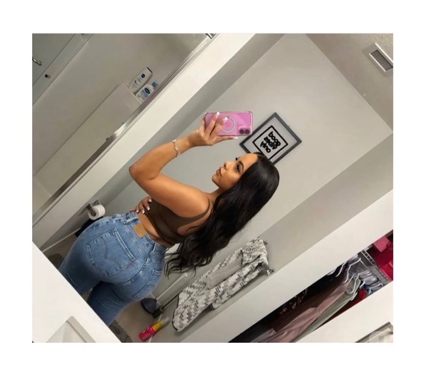 Trans Escorts East London Woolwich Arsenal - DLR Station - East London - Photos for Hello guys I’m KELLY BRAZILIAN GIRL