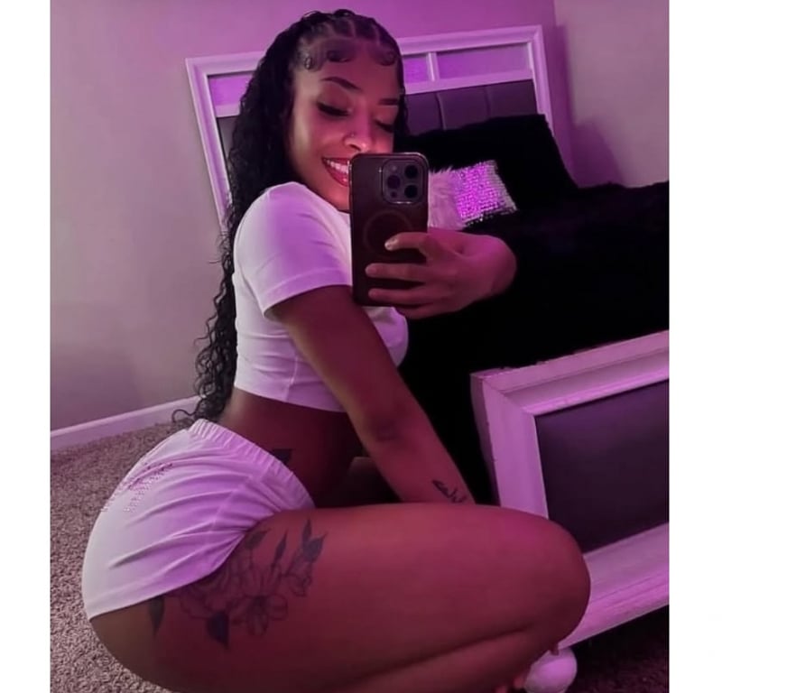 Escorts South East London Croydon - Photos for Sweet as Candy 🍭 Full services 🔥💦🤙