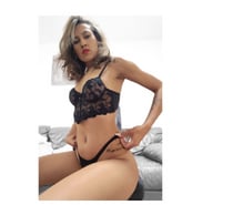 Brazilian woman recently arrived in the UK 🇧🇷🔥