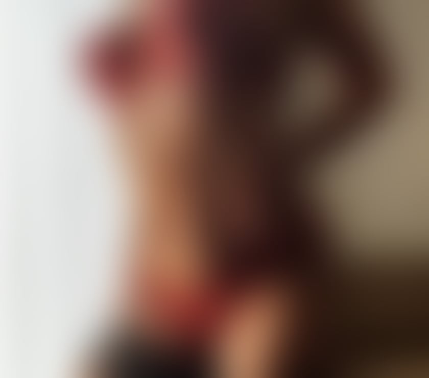 HOT ASS MILF NAUGHTY ENGLISH BEAUTY FOR YOUR PLEASURE