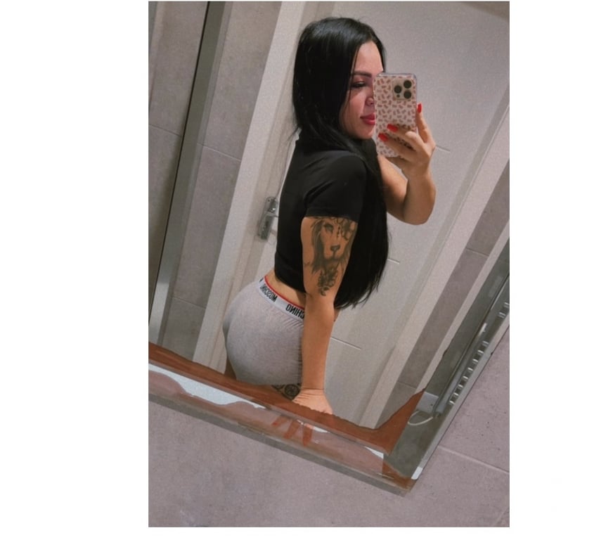 Escorts Hertfordshire Stevenage - Photos for 🇧🇷Bella boobs party girl Brazilian 🍾🍑