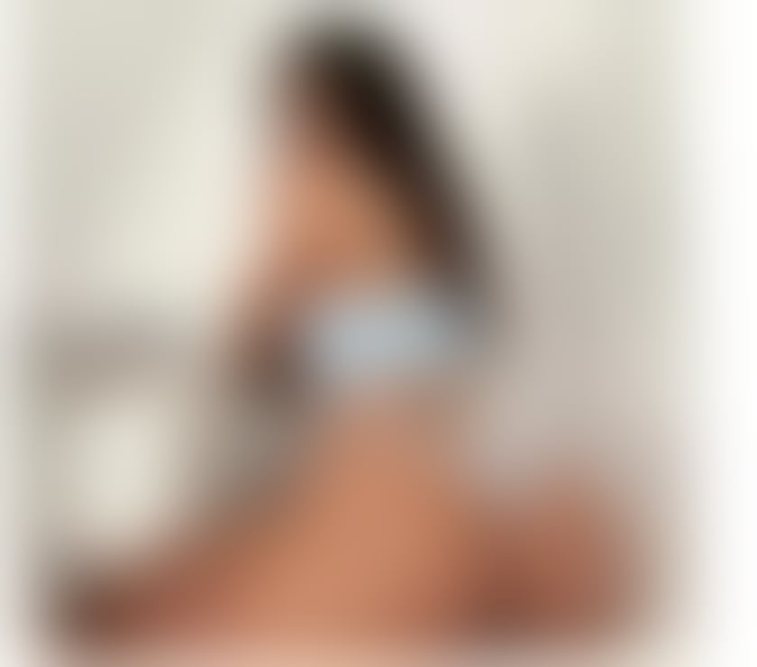 Escorts West London Hillingdon - Photos for Aleska, a sexy girl with a big ass.