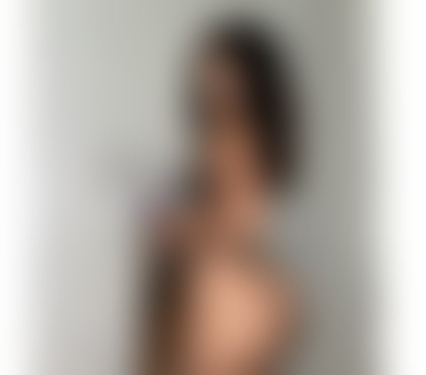 Escorts West London Hillingdon - Photos for Aleska, a sexy girl with a big ass.