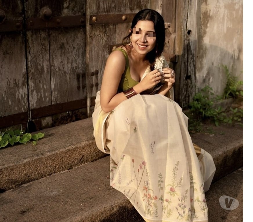 Escorts East London East Ham Station - East London - Photos for VARSHINI NEW TO TOWN INDIAN