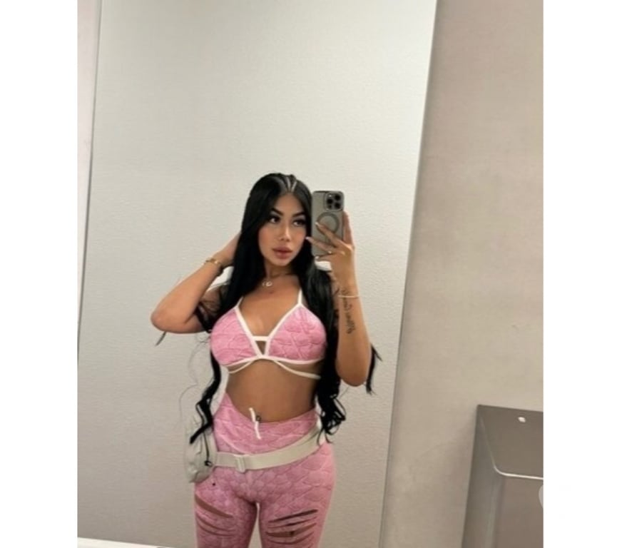 Escorts East London Old Street Station - East London - Photos for New Latina In Town