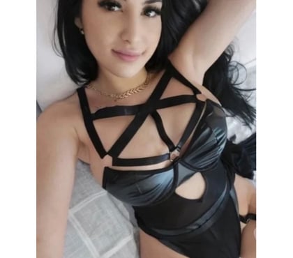 Photos for 💯Ariana💥hot and wet💦