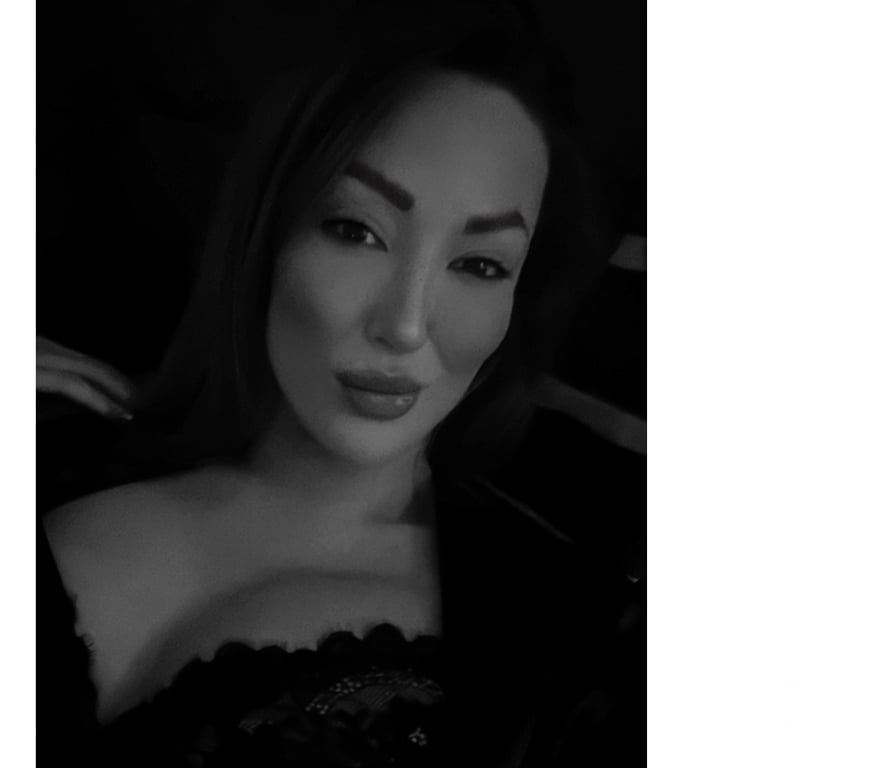 Escorts Essex Brentwood - Photos for Vivian Pearl Brentwood