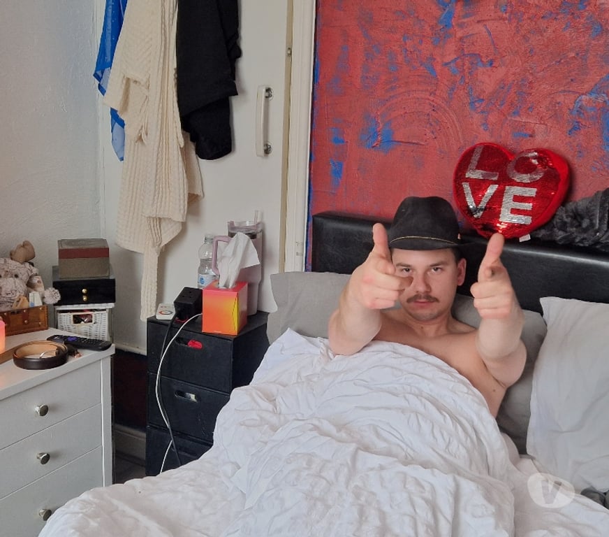 Local Swingers East London Havering - Photos for Arnoldas Kybartas