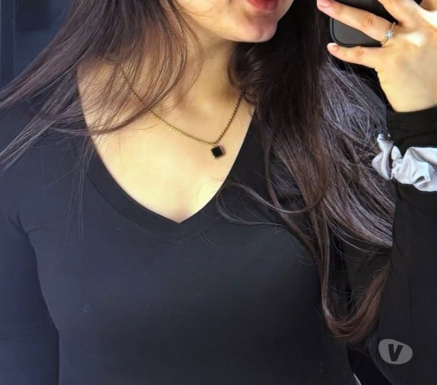 Escorts East London Canary Wharf - DLR Station - East London - Photos for Asian Hot and very Friendly Escort.