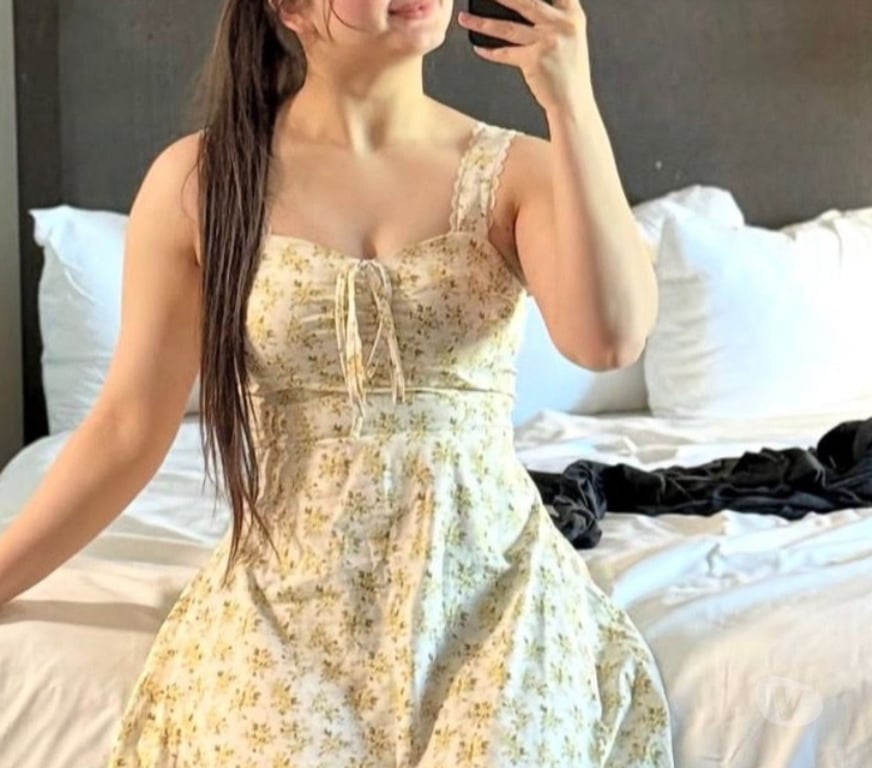 Escorts East London Canary Wharf - DLR Station - East London - Photos for Asian Hot and very Friendly Escort.