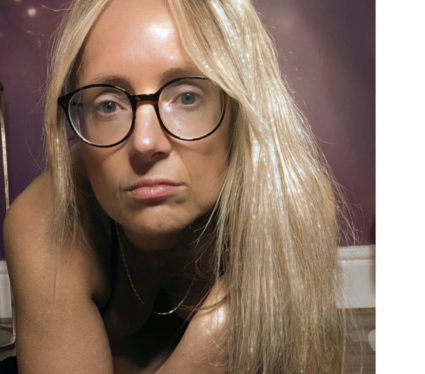 Adult Entertainment Greater Manchester Manchester - Photos for Zara, English gym Milf 40+ DD cup, come see what I can do;