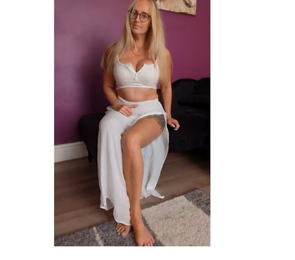 Photos for English Blonde Gym MILF, BUSTY and NAUGHTY 🫦