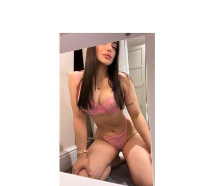 Escorts and Massages Ealing Broadway West London - Photos for Sarah party girl 24 hours -🥳🫦🍑