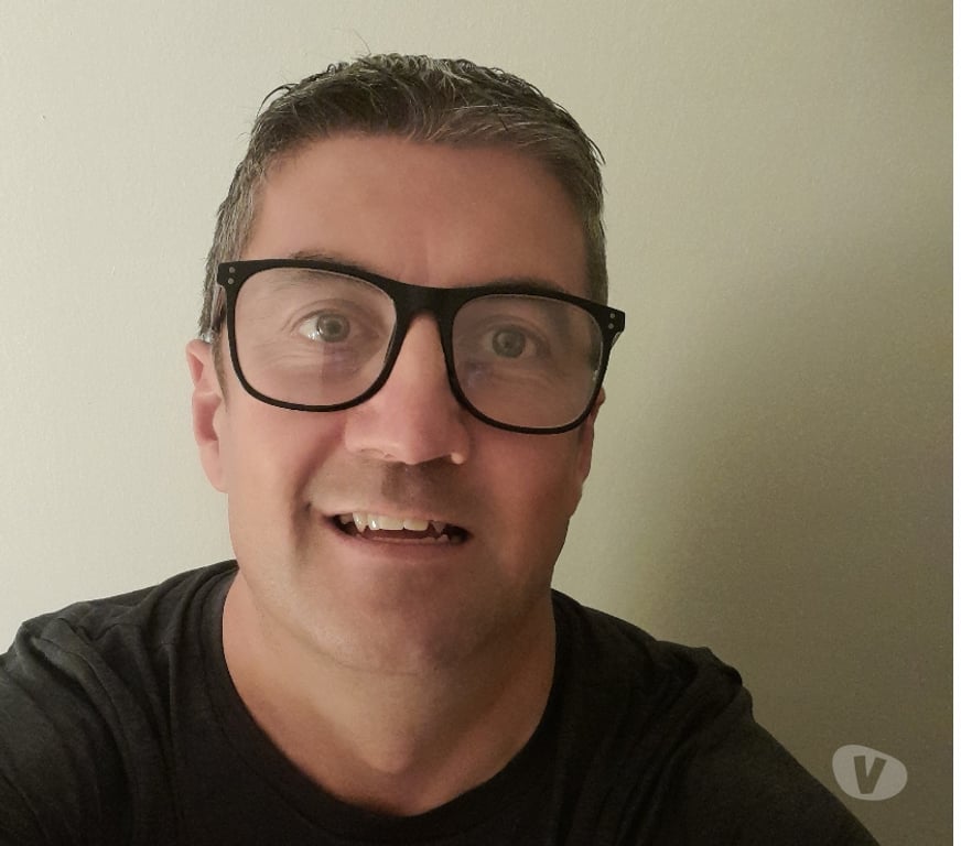  Gay massage Bedfordshire Luton - Photos for Sub bottom who loves to please a man with what he wants.