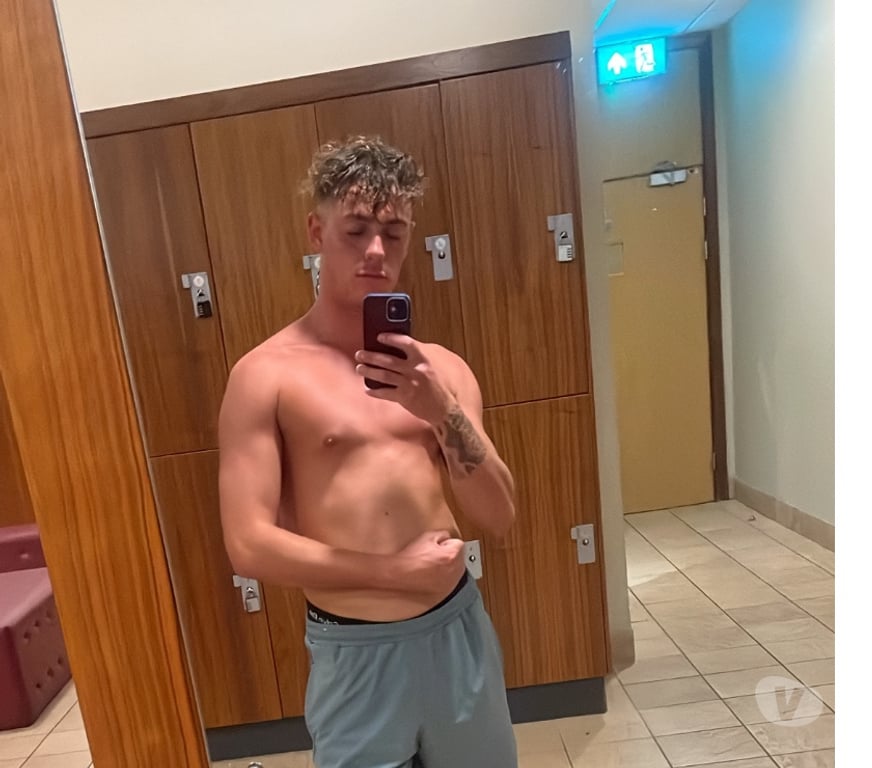 Escorts Essex Brentwood - Photos for Young 24 year old male ready to help u lovely ladies