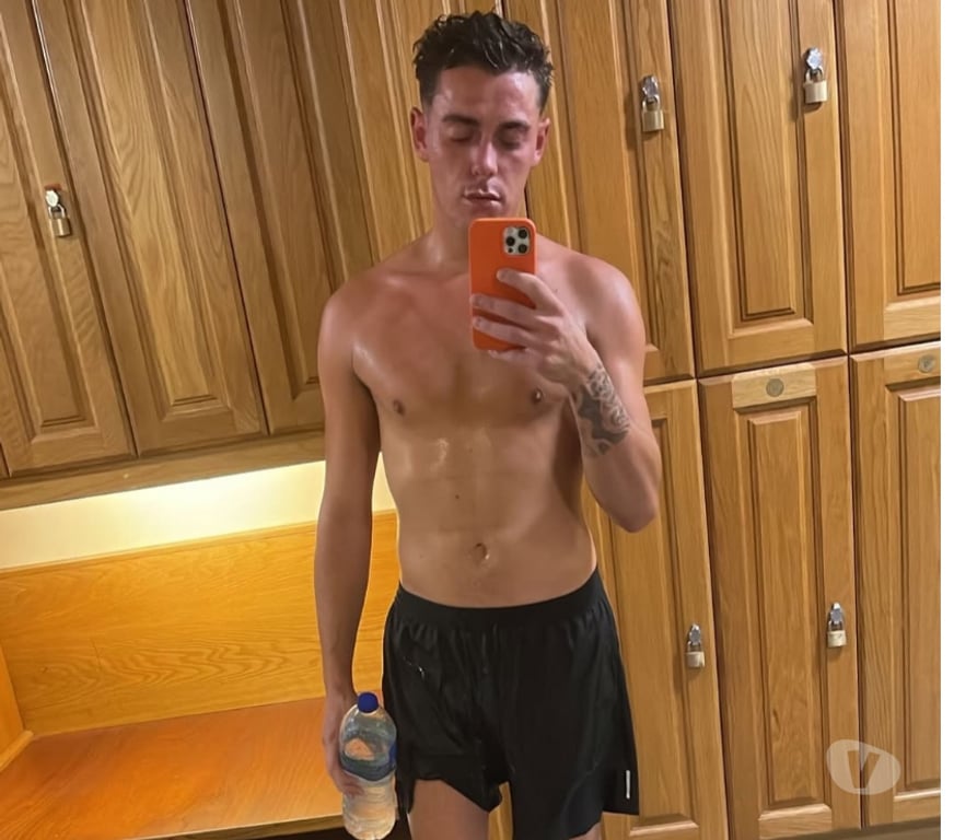 Escorts Essex Brentwood - Photos for Young 24 year old male ready to help u lovely ladies