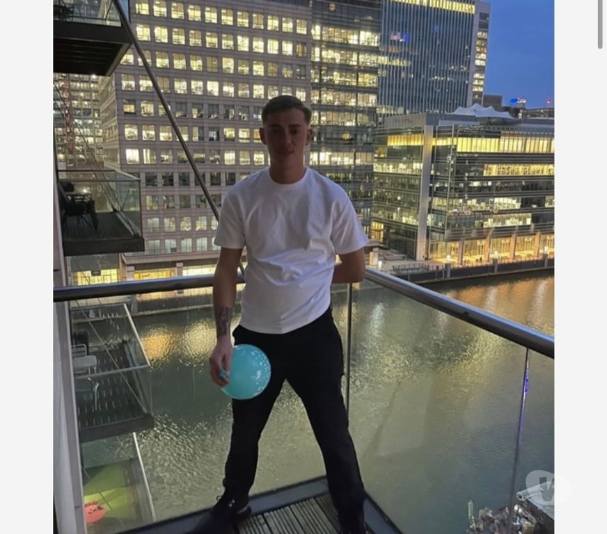 Escorts Essex Brentwood - Photos for Young 24 year old male ready to help u lovely ladies