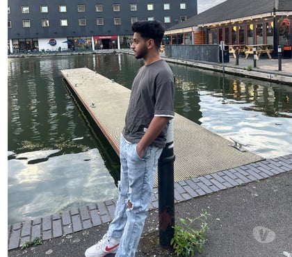 Adult Dating Bentley Walsall - Photos for Looking for ladies to celebrate Christmas together