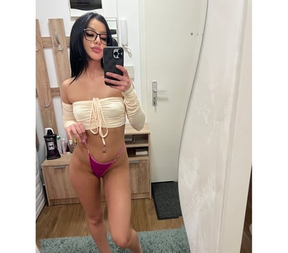 Escorts Corby North Northamptonshire - Photos for Emma 💯 sexy brunette 🫶🏽call me now 📍❣️