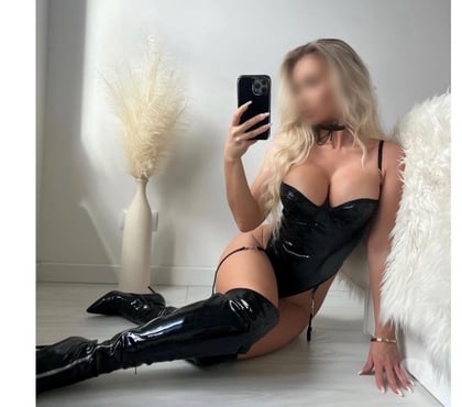 Escorts and Massages Heathrow Hillingdon - Photos for Victoria , only outcall . Therapeutic massage. Real picture