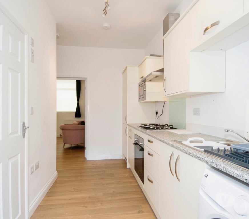 Property to Rent Devon Plymouth - Photos for Full furnished modern flat available, ideal for professional