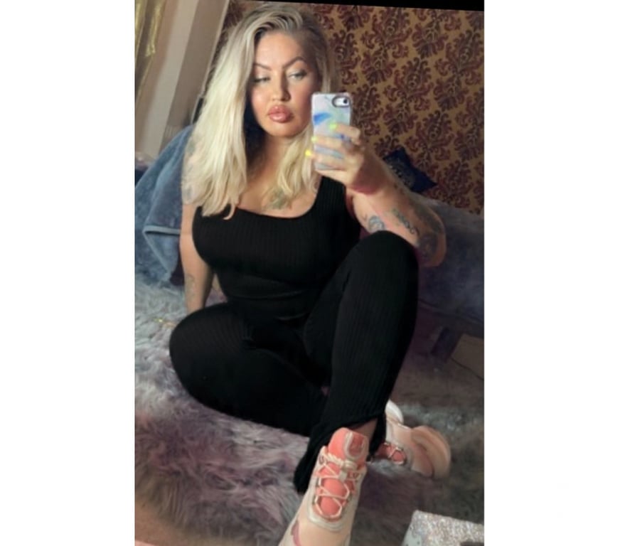 Escorts North West London Colindale Station - North West London - Photos for Busty Maggie ☝🏻❤️🥳curves 😄🤙💋🫵🏻