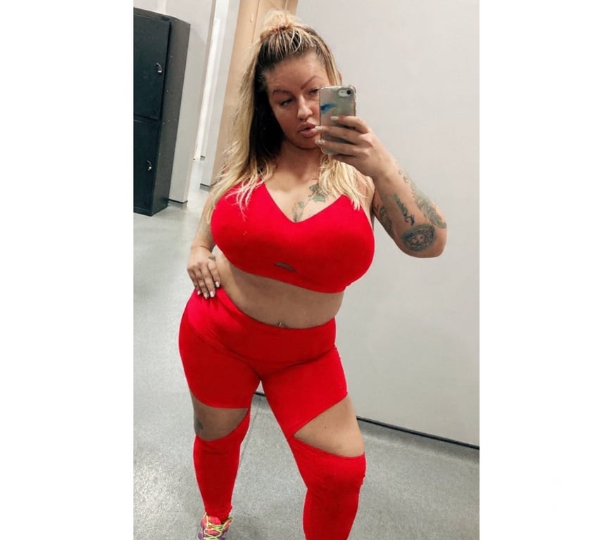 Escorts North West London Colindale Station - North West London - Photos for Busty Maggie ☝🏻❤️🥳curves 😄🤙💋🫵🏻