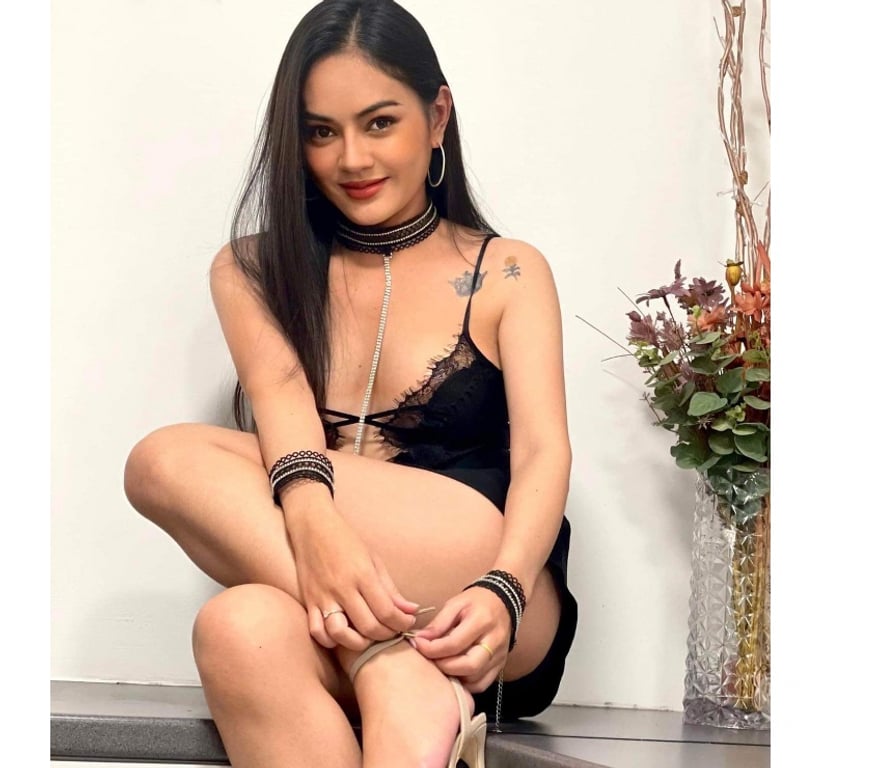 Escorts West Northamptonshire Northampton - West Northamptonshire - Photos for Thai mini girls in Northampton