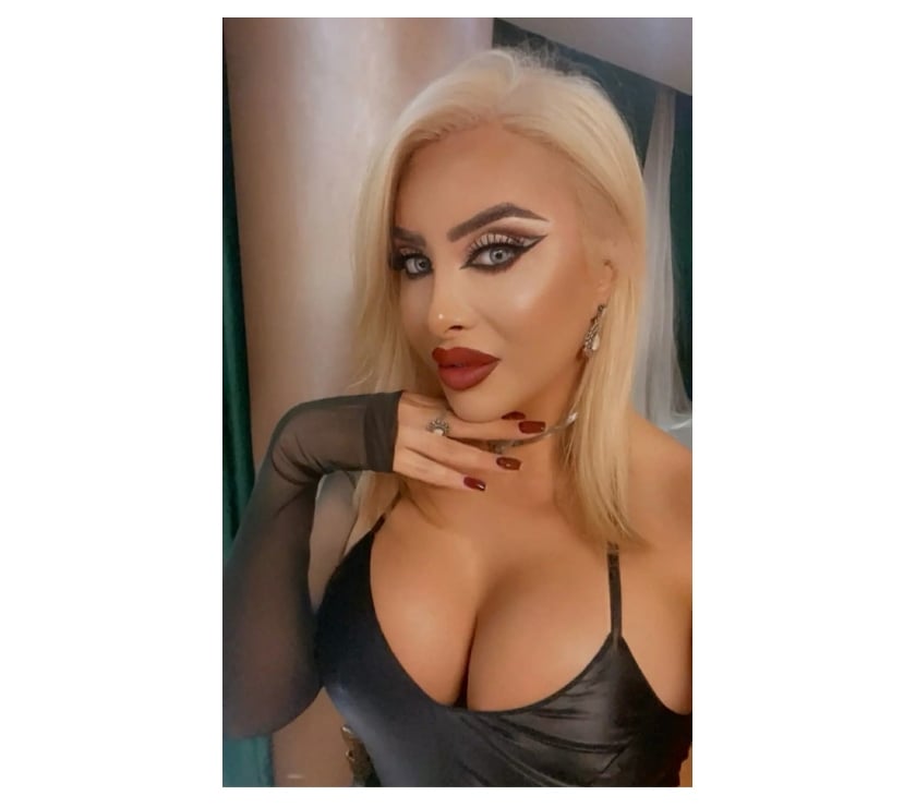 Escorts Bradford City Centre Bradford - Photos for Luxury The Perfect Package Krysstal ts And Travel