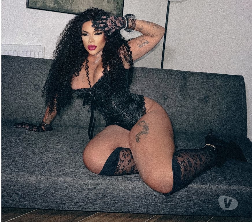 Trans Escorts Bedfordshire Luton - Photos for Scarlett Latina
